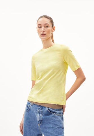 T-Shirt DONAAJI FETHER LIGHT von ARMEDANGELS yellow light
