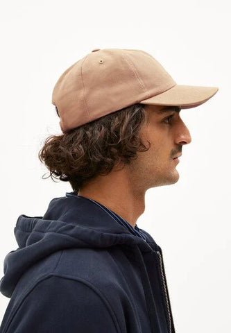 CAP YENAAS BOLD von ARMEDANGELS pale amber