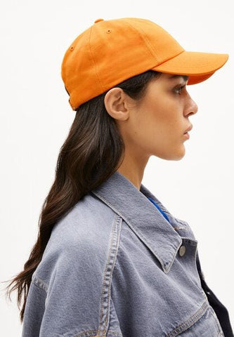 CAP YENAAS BOLD von ARMEDANGELS light tangarine