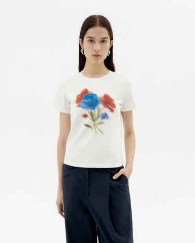 BLANCA BLURRY FLOWER T-Shirt von THINKING MU
