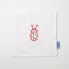 Knistertuch mit Käfer bestickt