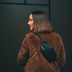 Vegane Bauchtasche TONI schwarz von JOHNNY URBAN