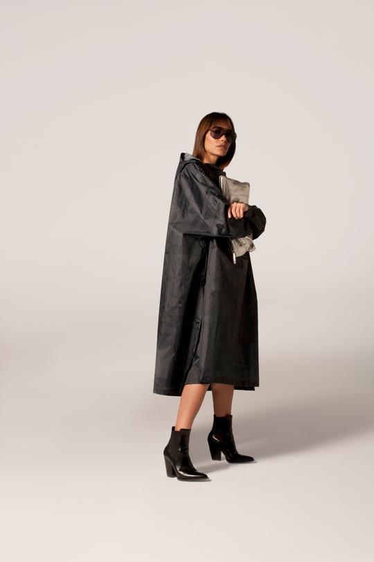 Back to Black Art Camo - Poncho von RAINKISS