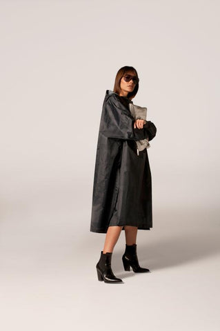 Back to Black Art Camo - Poncho von RAINKISS